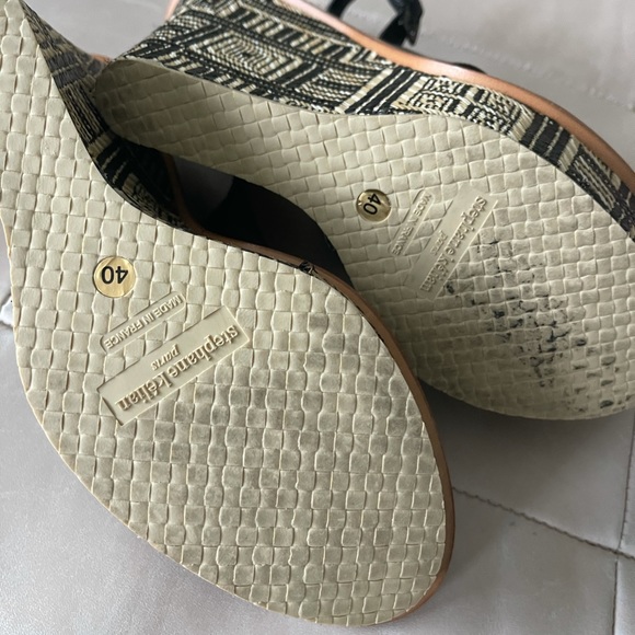 Black Platform Sandal - Picture 3 of 3